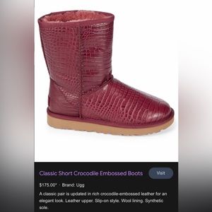 Ugg Crocodile Embossed Short Classic Size 9